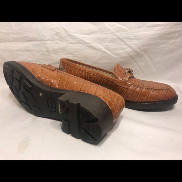 🌼 Talbots croco women’s moccasin shoes - Picture 2 of 2